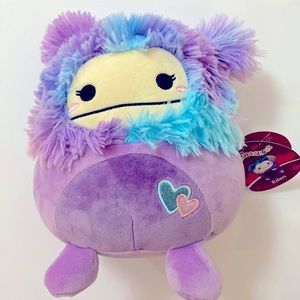 NWT Squishmallows Bigfoot Valentines 8” Eden.